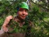 Зашли на болото. А там растет мянда-мутант… Дашке она страшно понравилась.